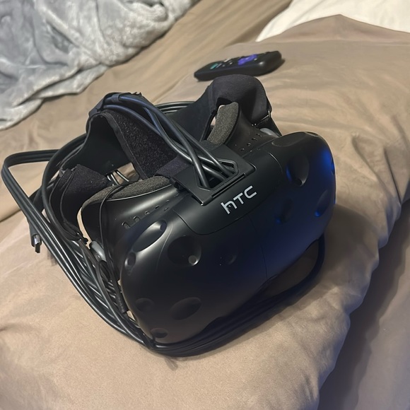 HTC Vive VR headset - Picture 1 of 4